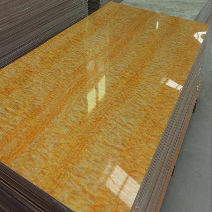 紫外線表面材料ISO9001 Certificatationを持つ光沢度の高い薄板にされたMDF板