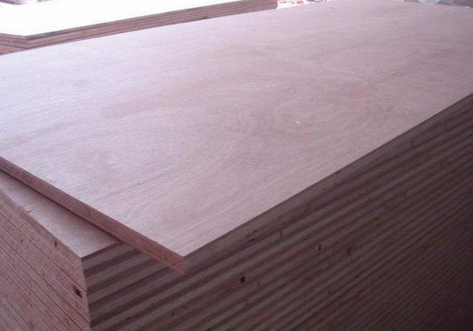 安定した性能の木製のベニヤのブロック板は、紫外線上塗を施してある25mm板を妨げます