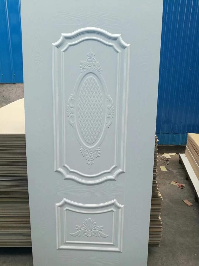 3mmの白のプライマー2150*900mmのサイズの終わりによって直面されるMDFのドアの皮の設計