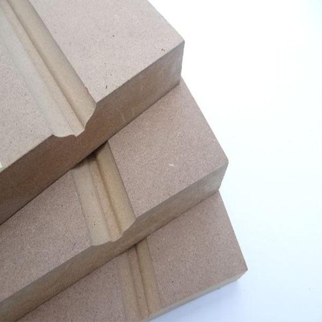 未加工/明白な高密度有機質繊維板は防水木製繊維材料のパネルを広げます