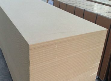 中国 木製家の家具の装飾1220*2440mmのための繊維によって薄板にされるMDF板 工場