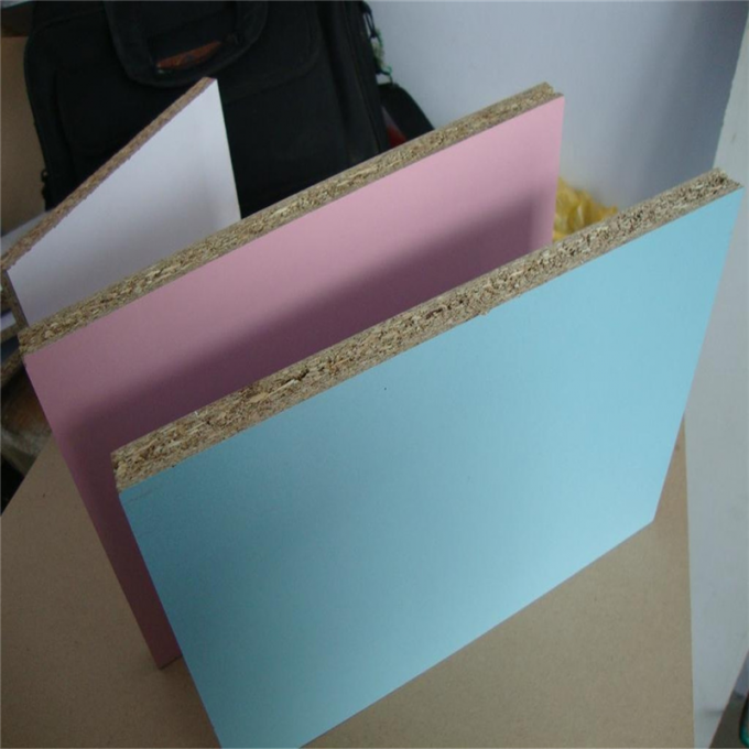 標準サイズの家具の構造1220*2440mmのためのメラミンによって薄板にされる削片板
